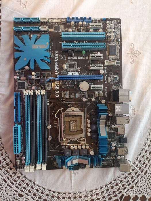 Placa mãe ASUS  P7P55D-E LX Intel P55 DDR3 SATA III ATXPlaca