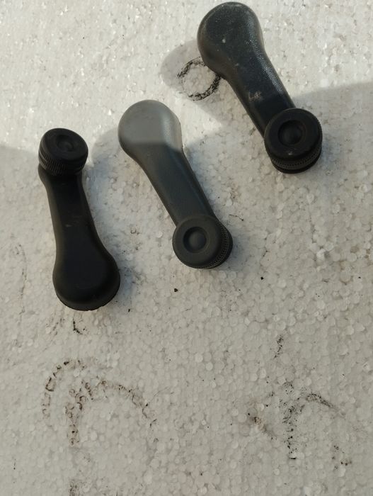 Торпеда ,сиденья , решетка радиатора и салон Опель аскона