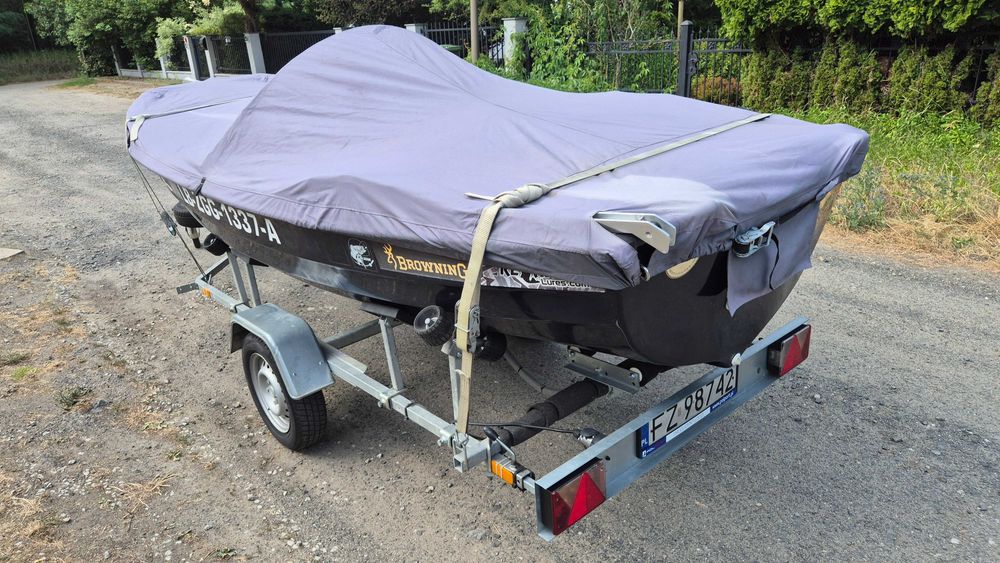 Łódź wędkarska POLPORT 450 z przyczepą Niewiadów