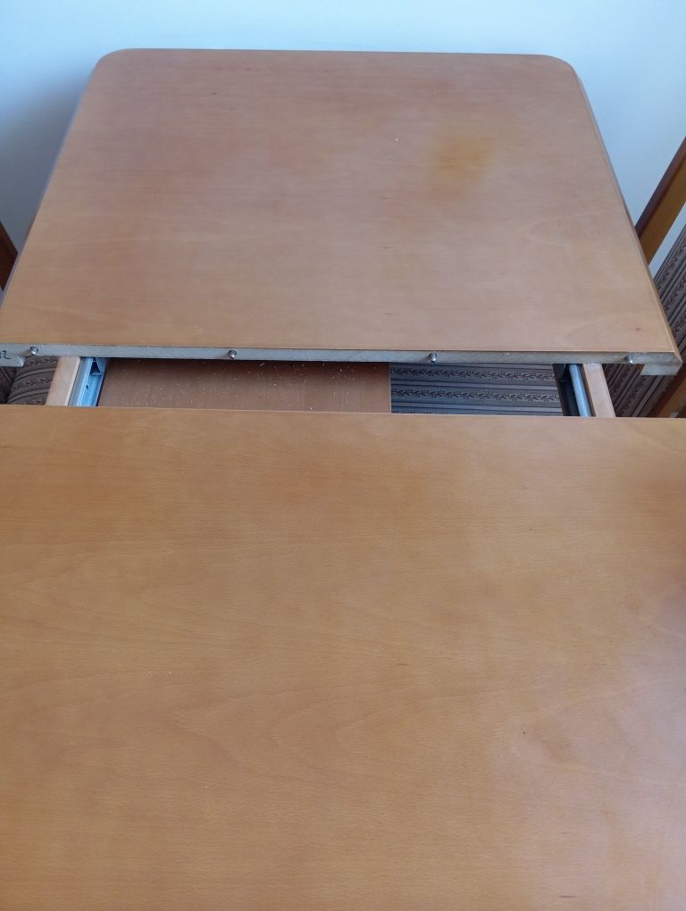 Stół drewniany rozsuwany 120x70 plus 4 krzesła