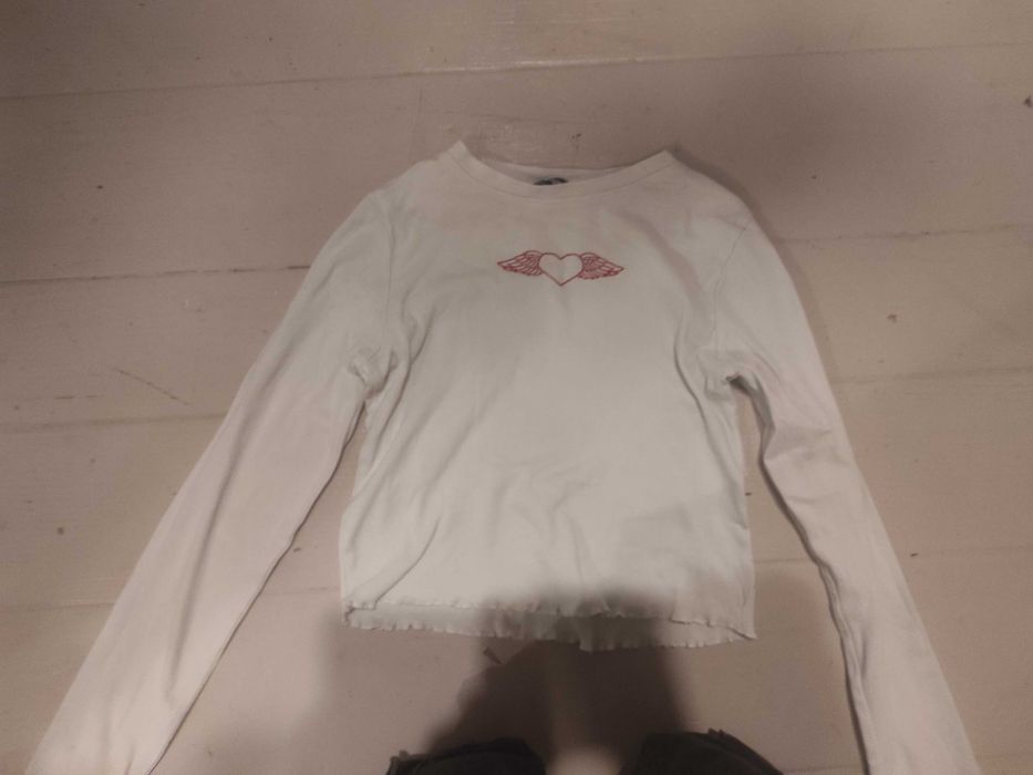 Top z długim rękawem z sercem