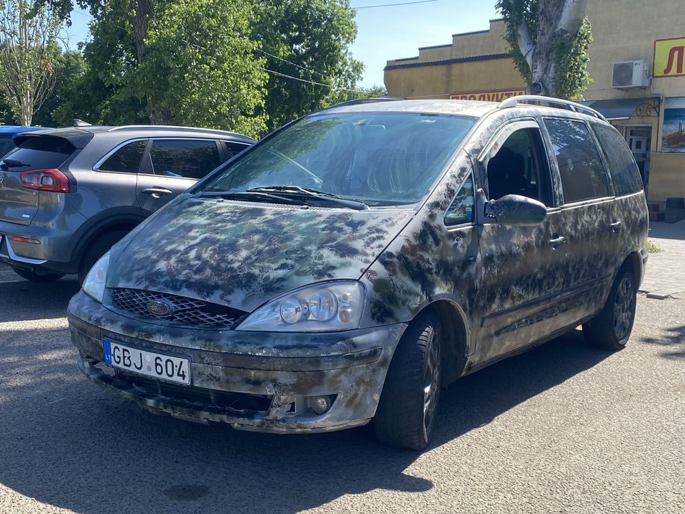 Продам своего форда на уверенном ходу !
