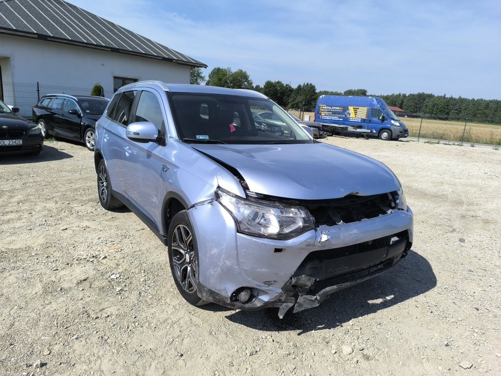 Mitsubishi Outlander 2.0 Plug IN lekko uszk okazja