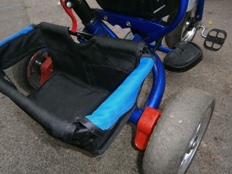 Велосипед-коляска трехколесный с родительской ручкой управления