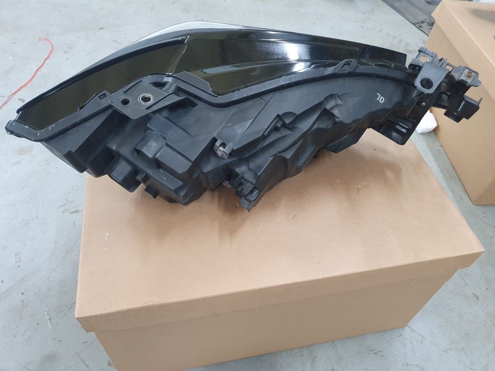 Lampa Przod Lewa Prawa Mazda 6 GL 18r- 12 PIN