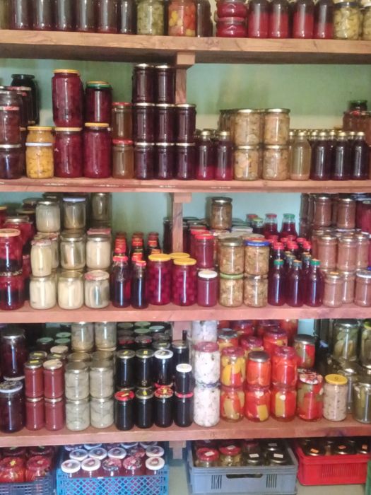 MANUFAKTURA Domowe przetwory , kiszonki , syropy , chrzan