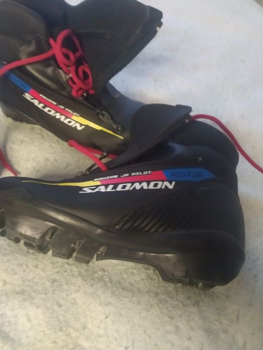 Лижние батінкі різних размеров от детского размера до 45 размера