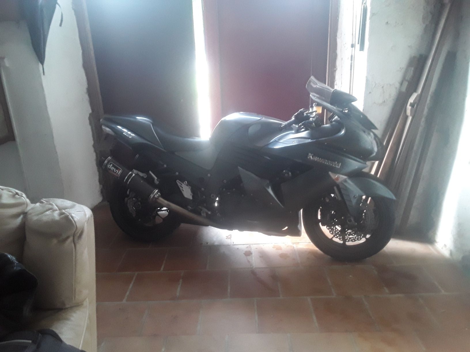 Igual não  há.  Kawasaki zzr1400 de 2007. Praticamente nova