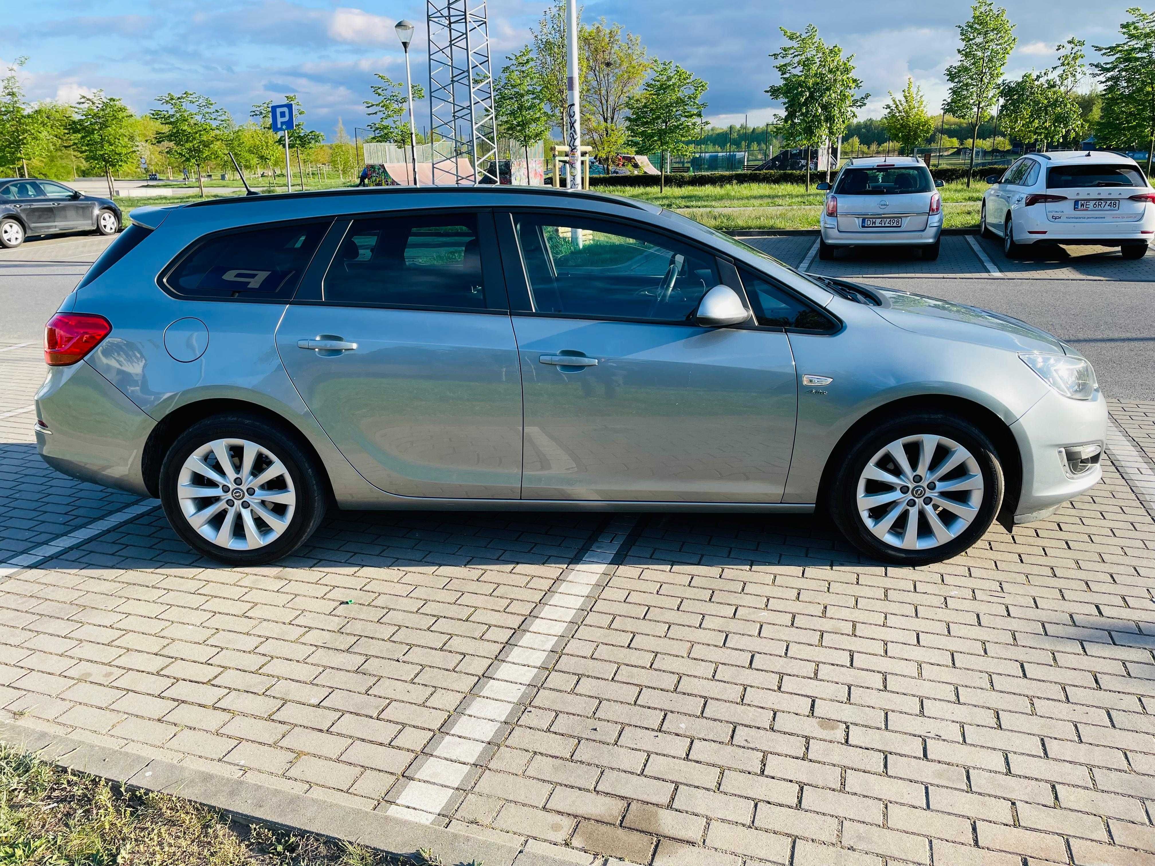 Opel Astra 1,4 turbo 140KM grzana kiera i fotele tempomat LIFT OKAZJA