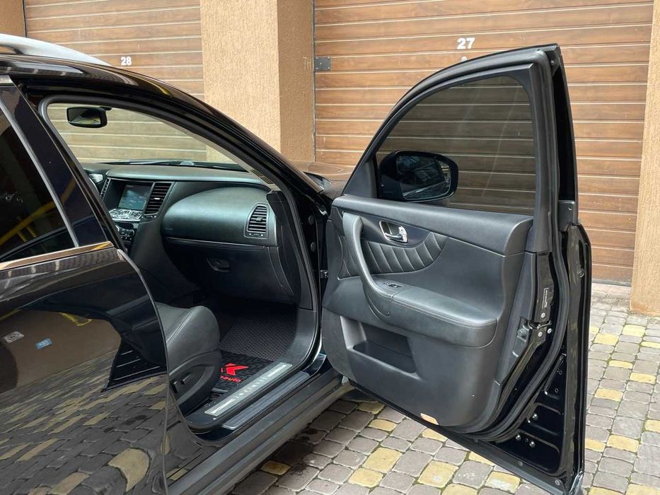 Продам Infiniti FX 35 2010. Можна в розстрочку, під викуп.