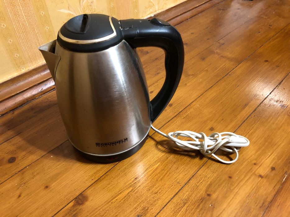 електро чайник  металевий Grunhelm