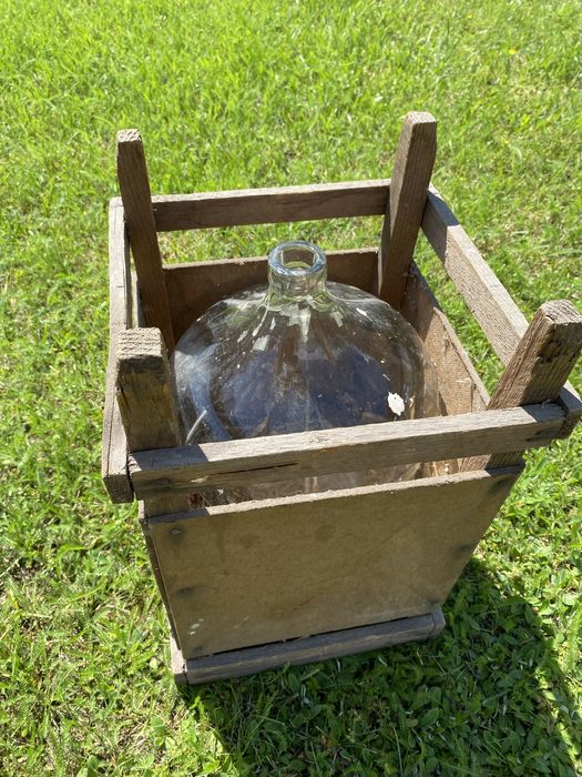 Gąsior na wino 10 litrów w koszu