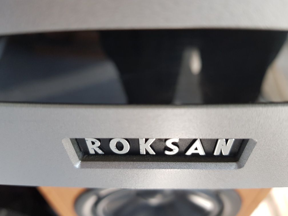 ROKSAN Caspian Amplificador.