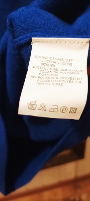 Sukienka dzianinowa damska chabrowa.