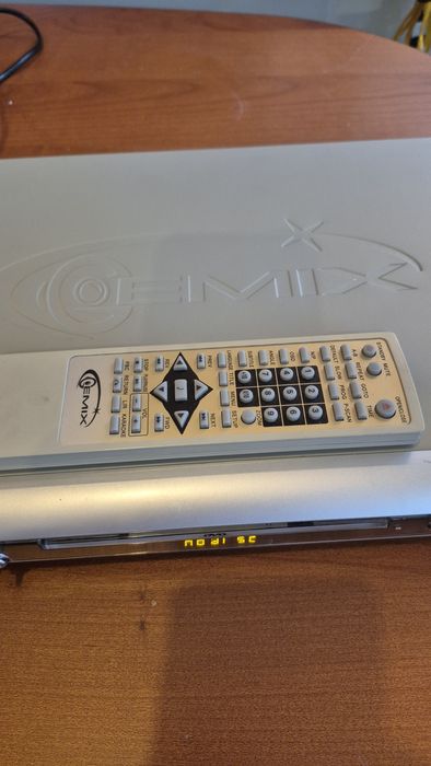 DVD/VCD/CD Player Gemix DivX-700. В отличном состоянии.