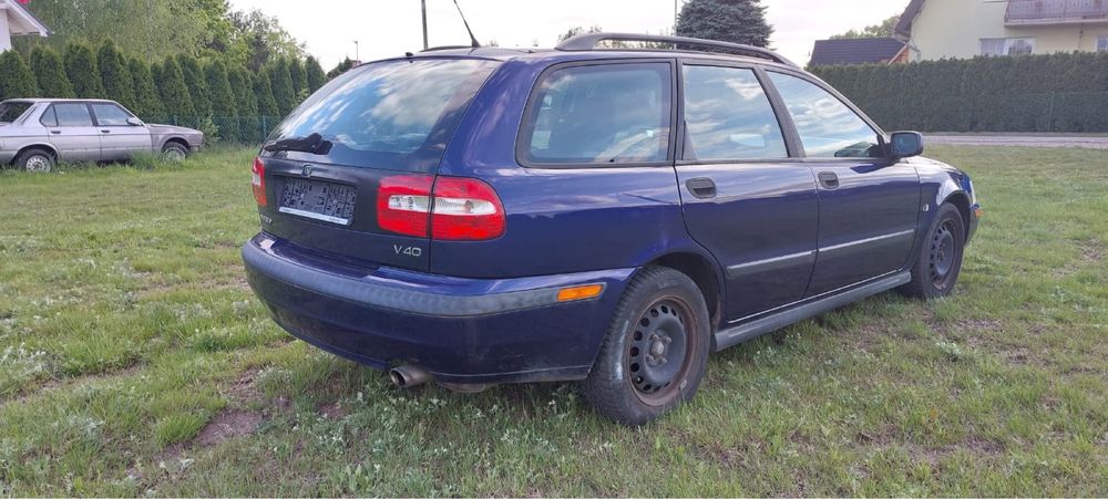 Volvo V40 Kombi 1.8 benzyna
