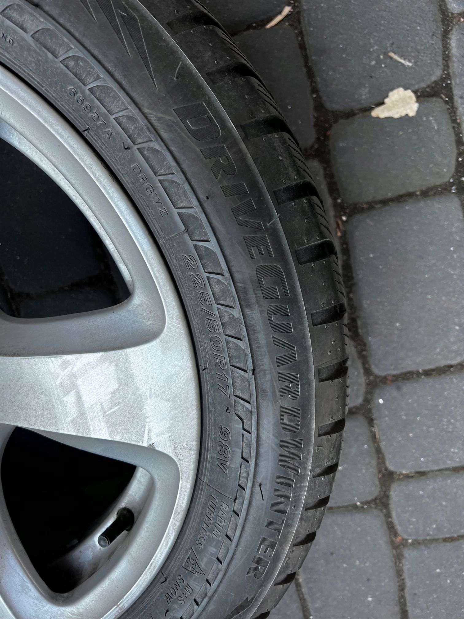 Opony Bridgestone Drive Guard Winter - 225/50/17