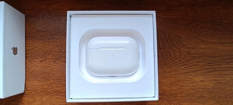 Apple AirPods Pro 2 generacji z etui MagSafe
USB C