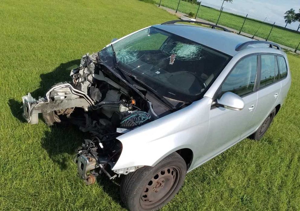 Drzwi lewy tył golf V kombi 2008r. La7w i inne części