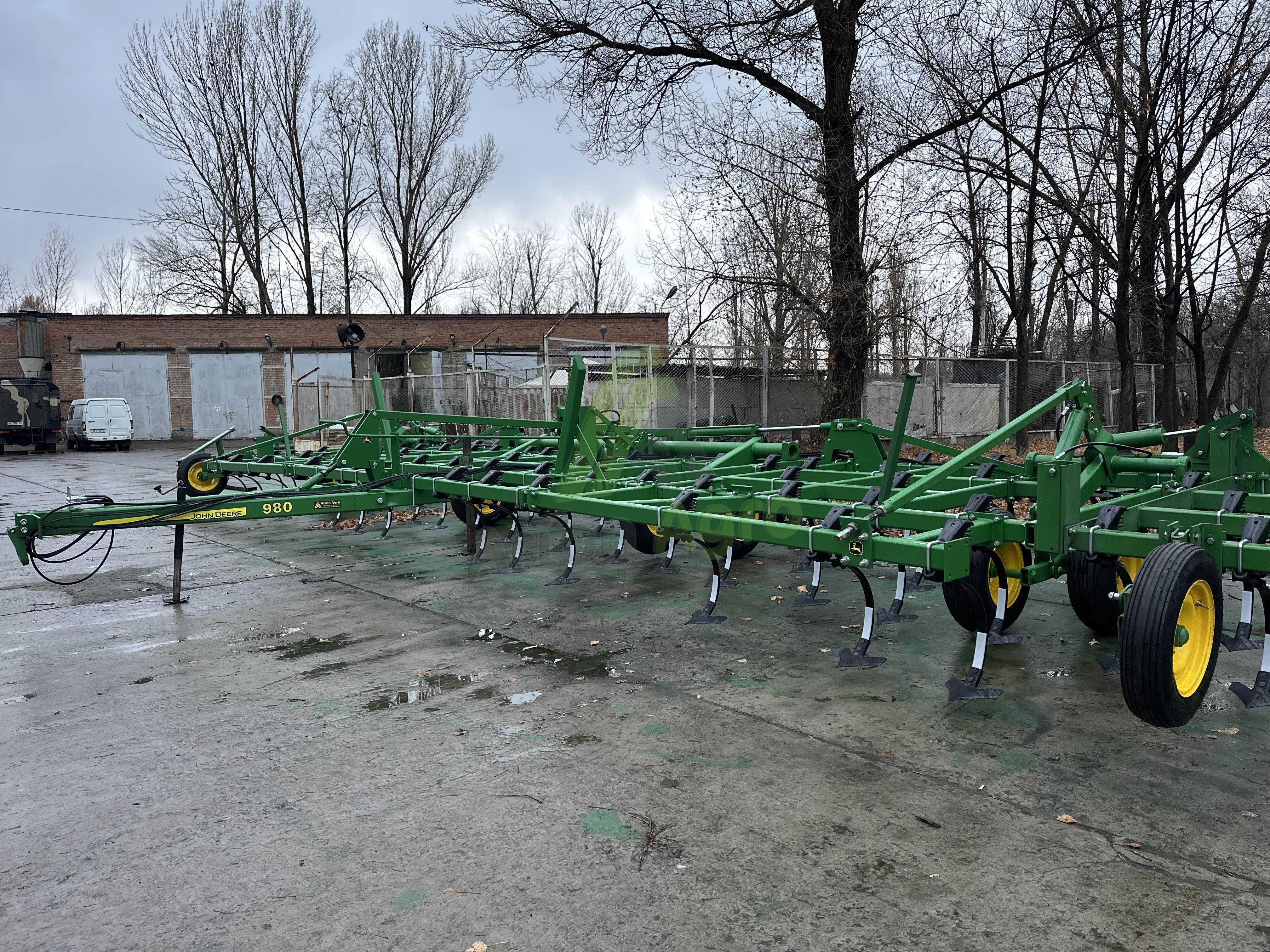 Культиватор Джон Дір 980 John Deere шириною 13 метрів
