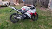 Motocykl Yamaha yzf r125