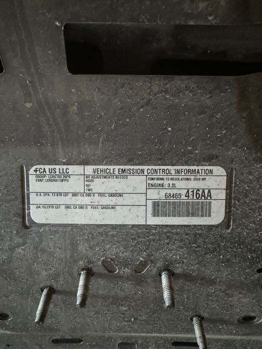 Капот до Jeep Cherokee