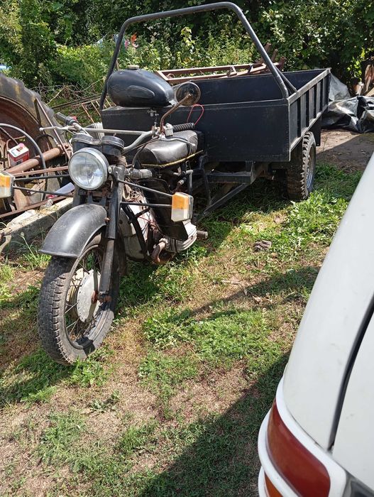 Саморобний вантажний трицикл