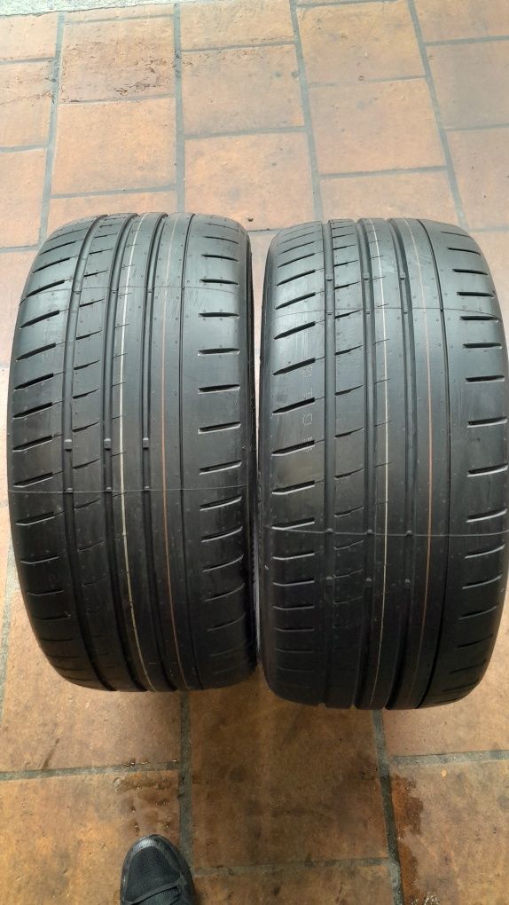 Pneus Bridgestone potenza race 235,35,19