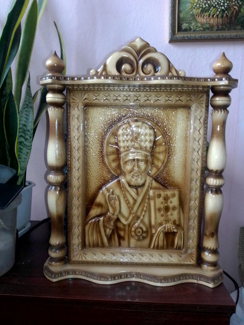 Икона Николай Угодник (в киоте)