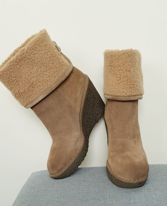 Tommy Hilfiger botki na koturnie, skóra zamszowa