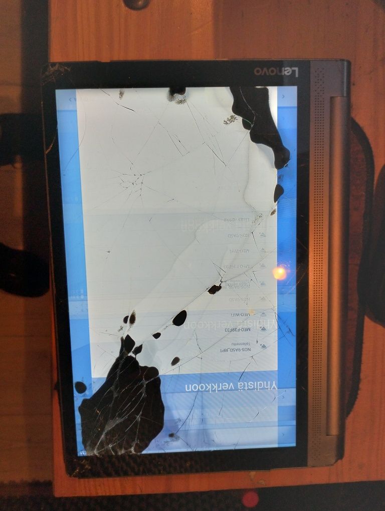 Tablet LENOVO para peças ou para arranjar