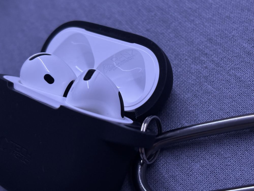 Oryginalne AirPods 4 bez ANC, nowe