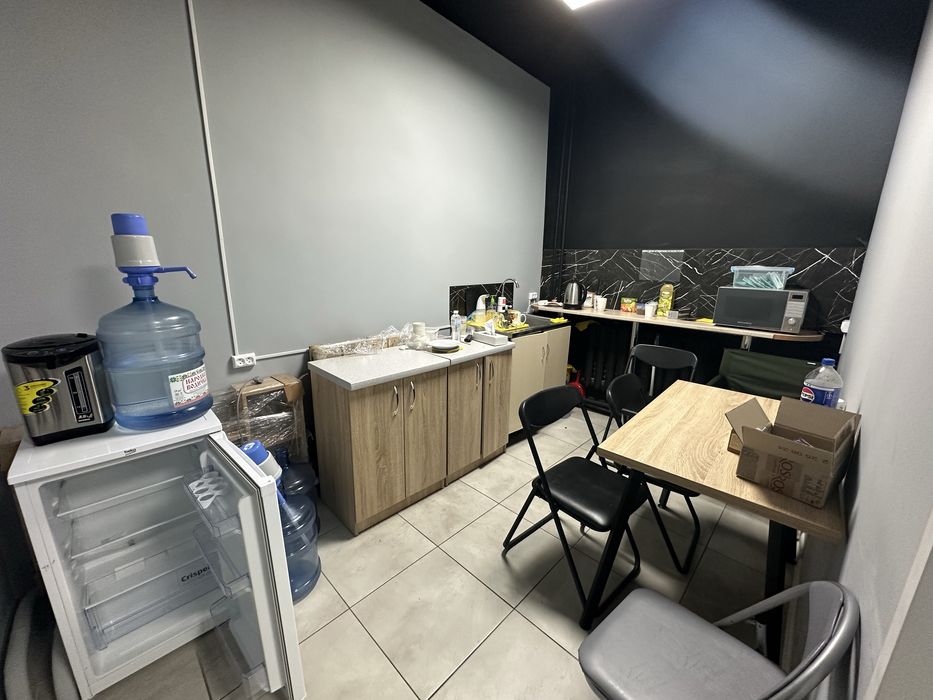 224 м² у центрі — ідеально для дитячого або навчального центру.