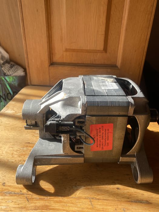 Мотор от стиральной машины аристон