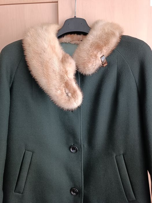Płaszcz ocieplony z obszyciem z norki