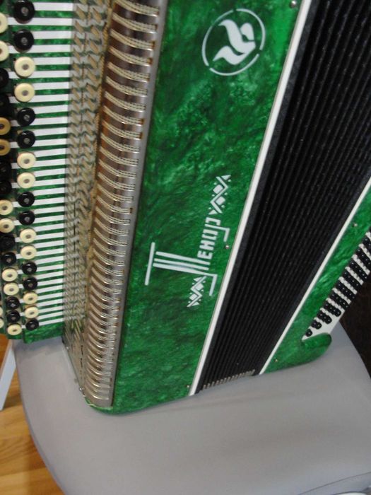 Баян Тенор у відмінному стані