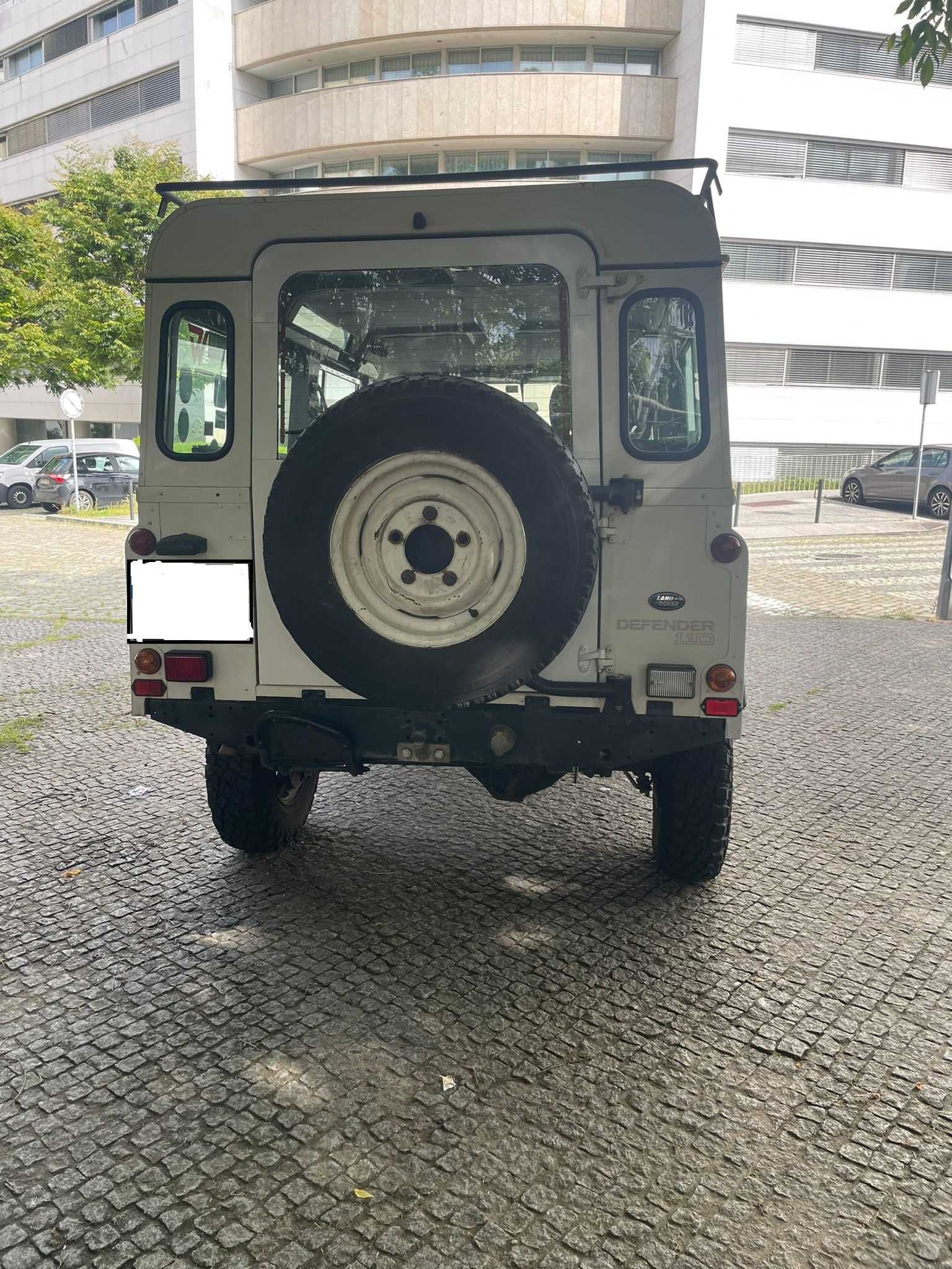 Land Rover Defender 110