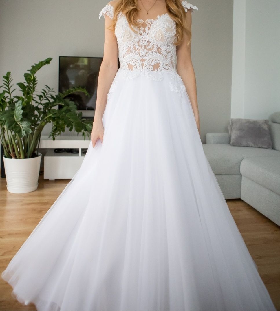 Przepiękna suknia ślubna księżniczka