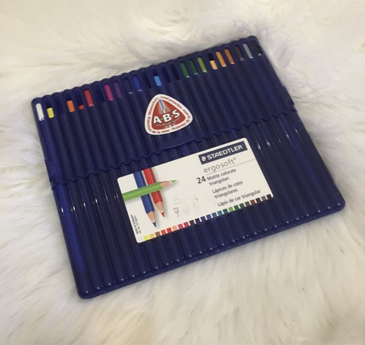 24 Lapis de Cor Triangular da Staedtler