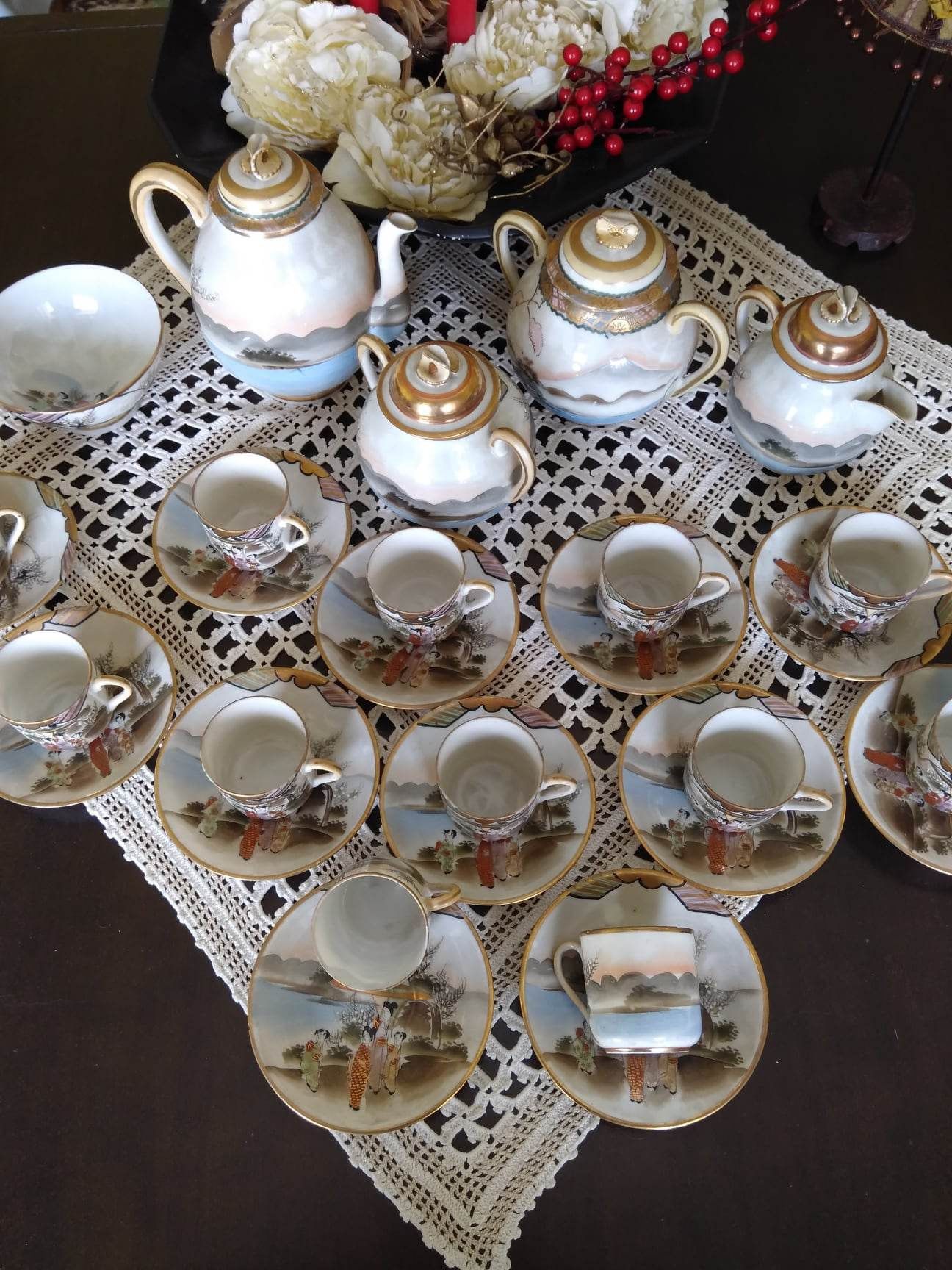 Serviço café 12 chavenas, muito vintage, casquinha, chines muito antig