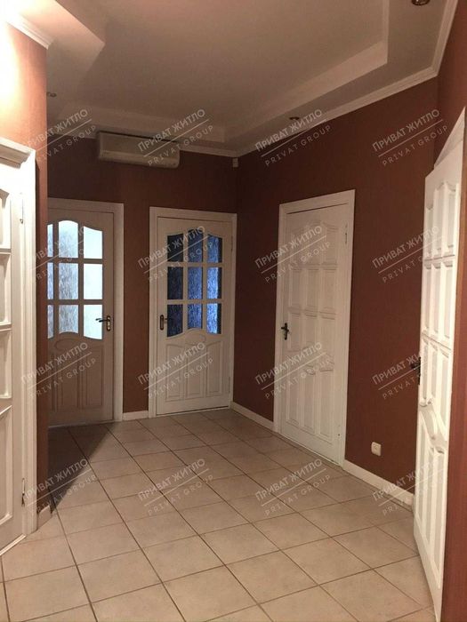 Приватний будинок та бізнес поруч, в історичному центрі міста!