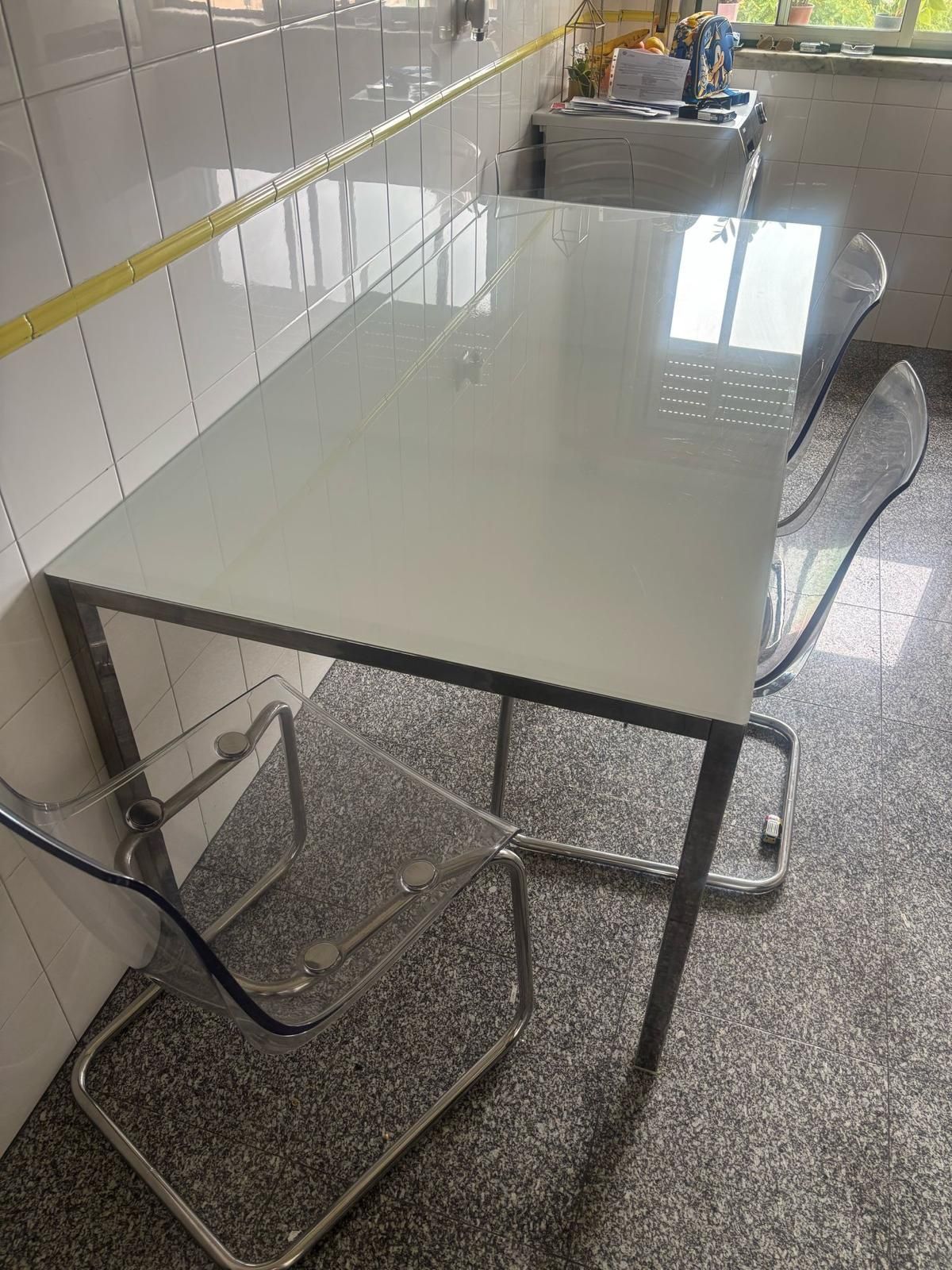 Cama / Mesa / Mesa de Cabeceira