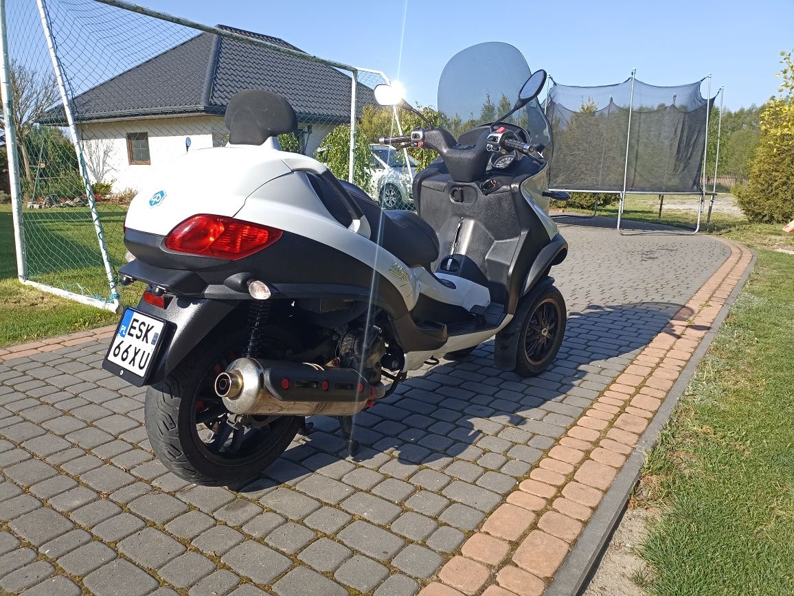 Piaggio MP3. 500