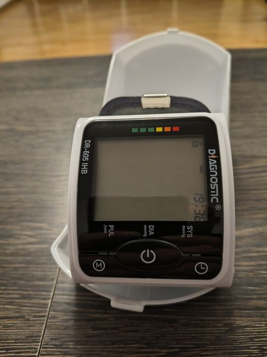 Ciśnieniomierz nadgarstkowy Diagnostic DR-605 IHB