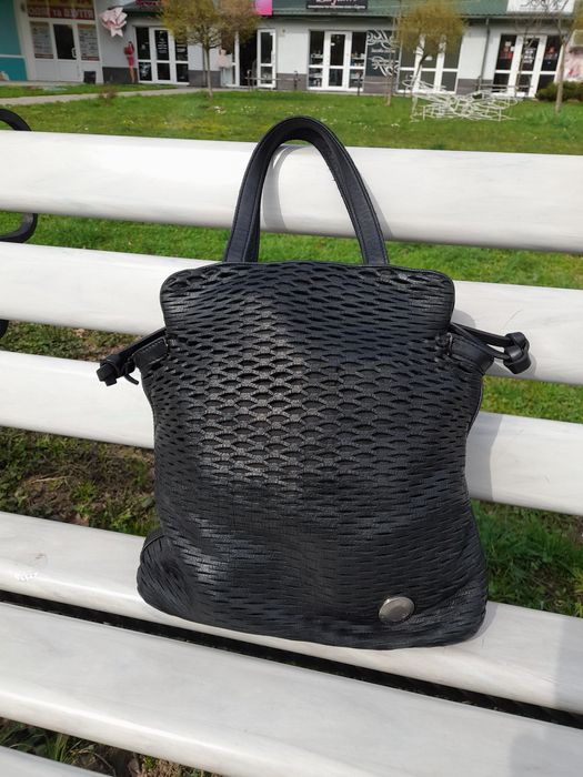 Шкіряна сумка фірми Mandarina duck