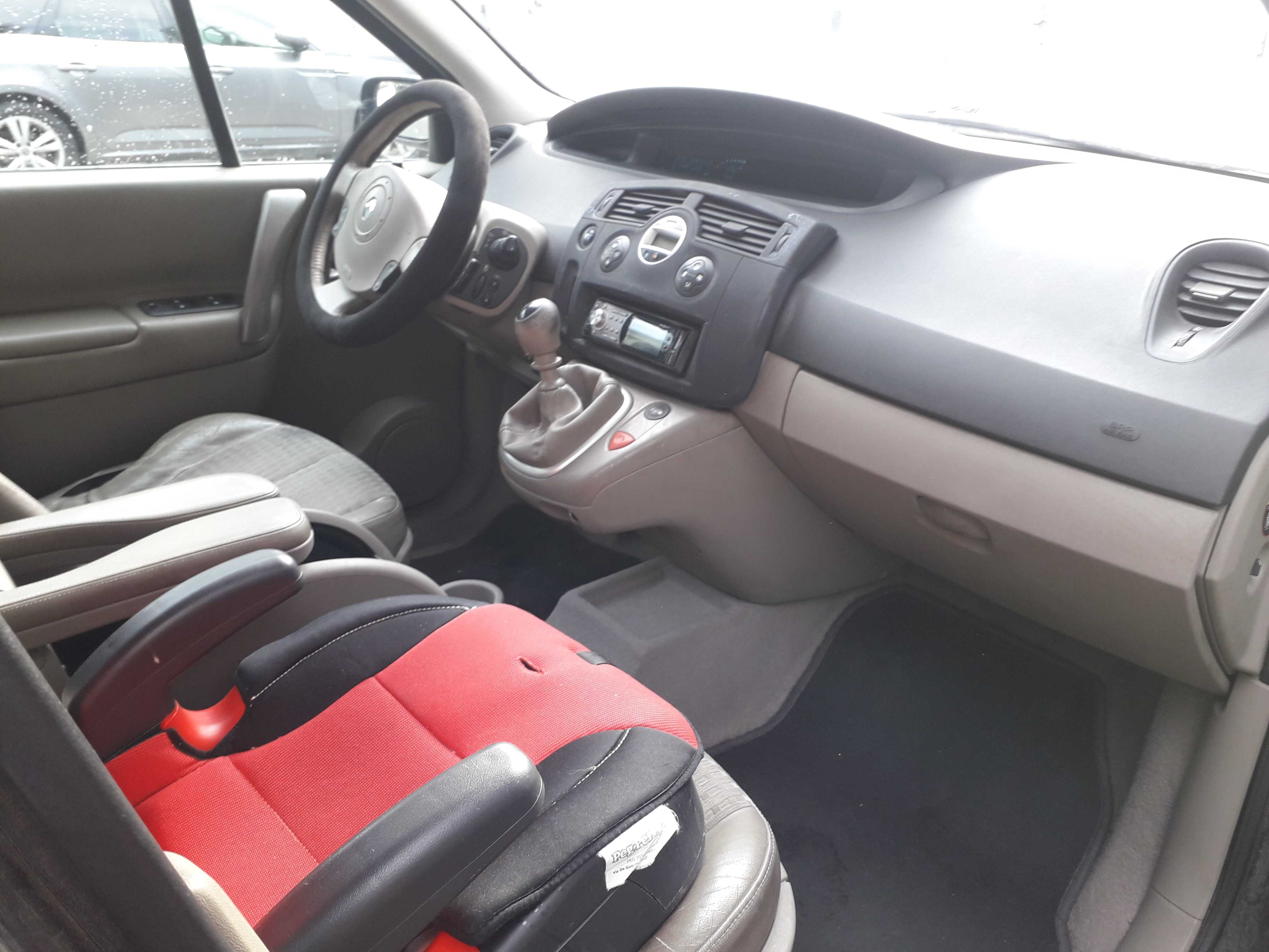 Renault scenic rok 2005,7 osobowy,hak.