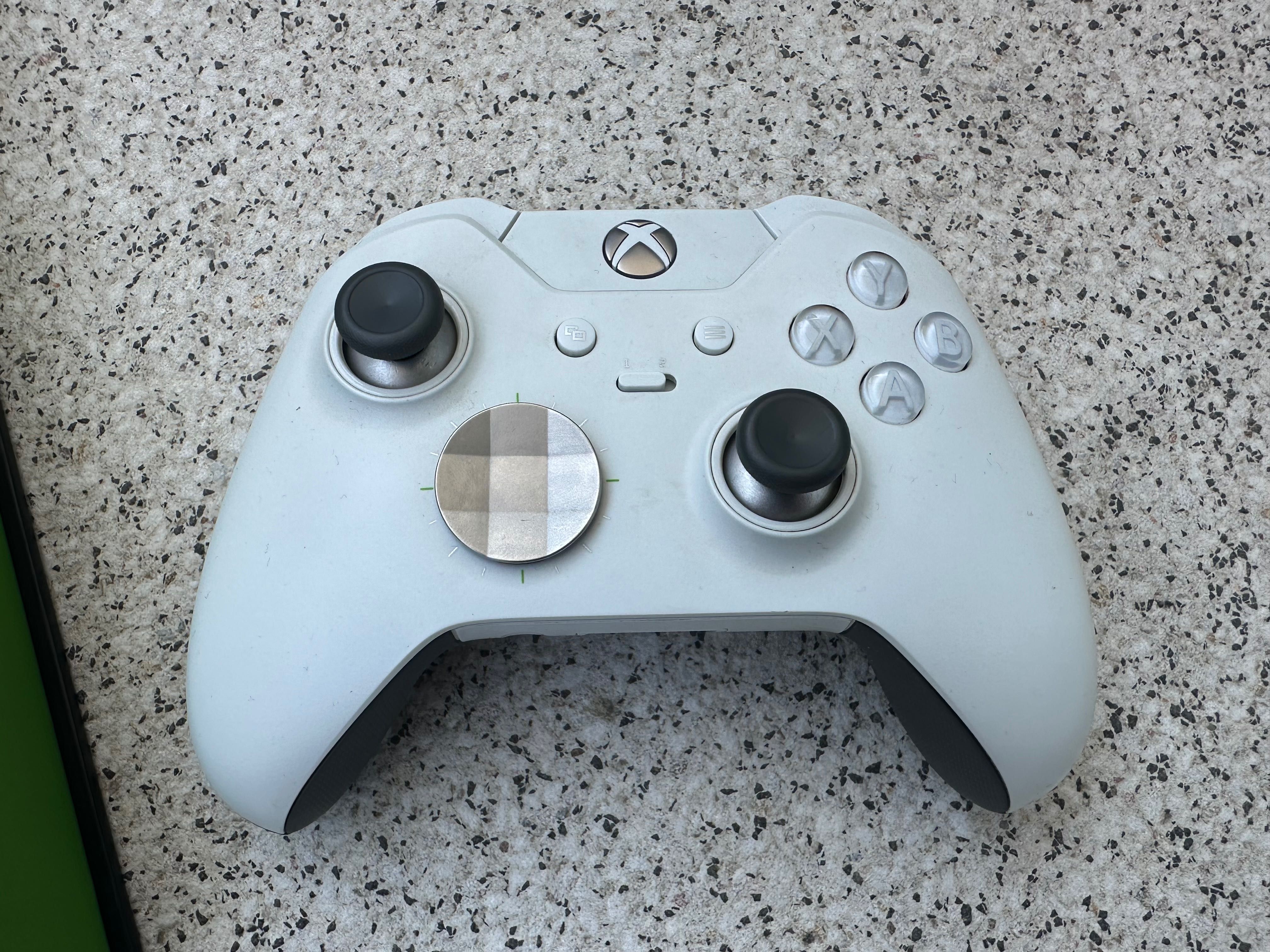 Xbox Series S, Pad Elite i Series, karton