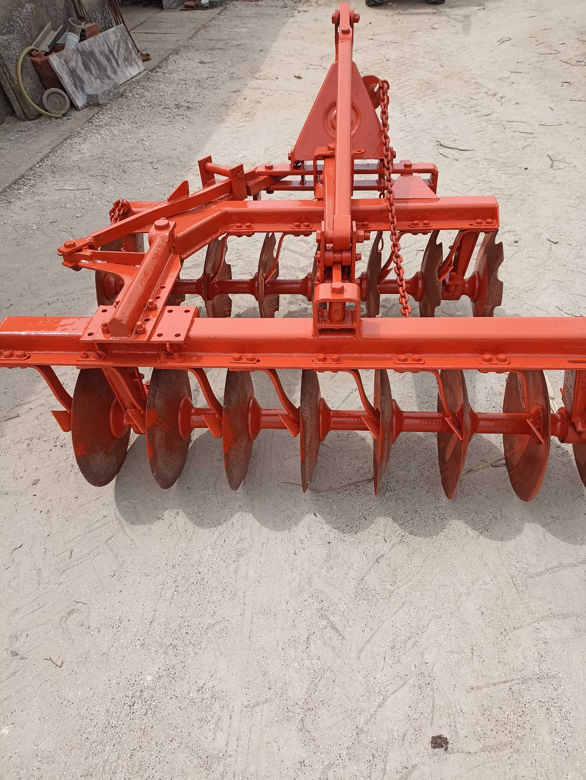 Alfaia agrícola grade de disco Galucho
