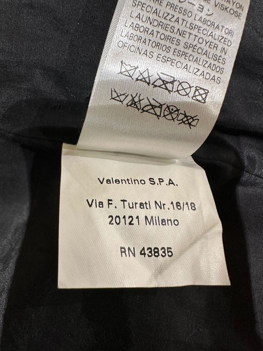 Шкіряна жіноча куртка Valentino