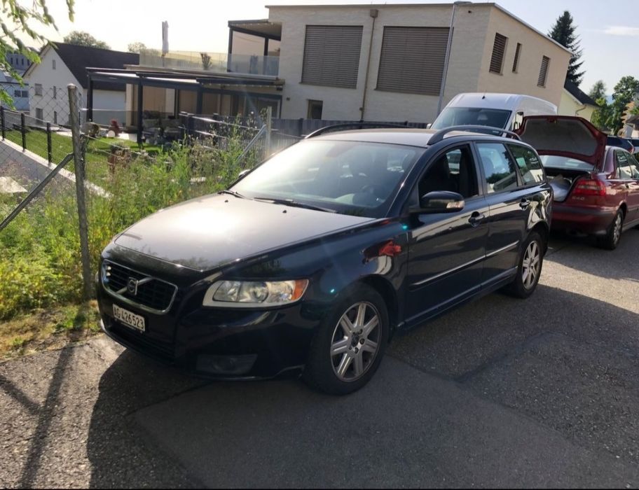 Volvo v50 ze Szwajcarii.